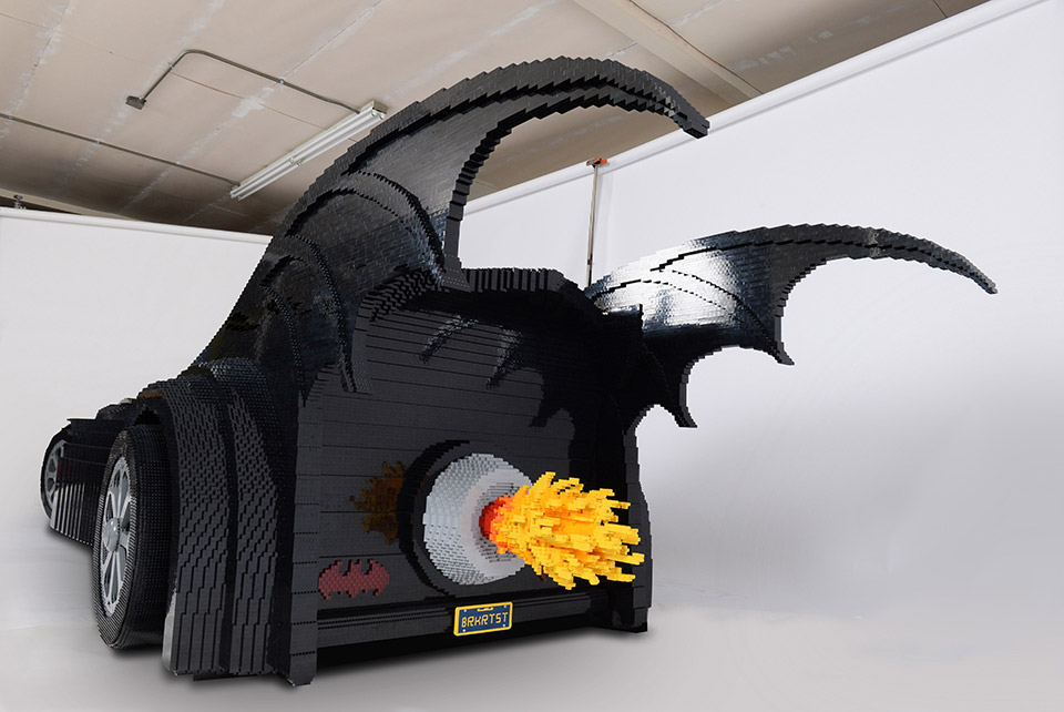 Крупнейший в мире LEGO Бэтмобиль 1